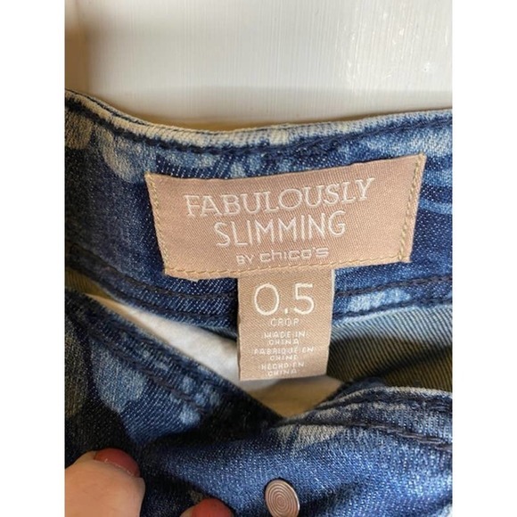 Chico's Fabulously Slimming Chico's sz 0.5 US 6 Hawailan Print Crop Jeans - Picture 3 of 5